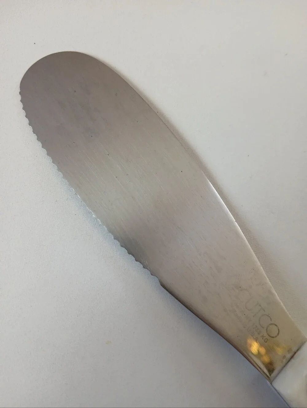 Cutco 1768 KG Spatula Spreader With White Pearl Colored Handle
